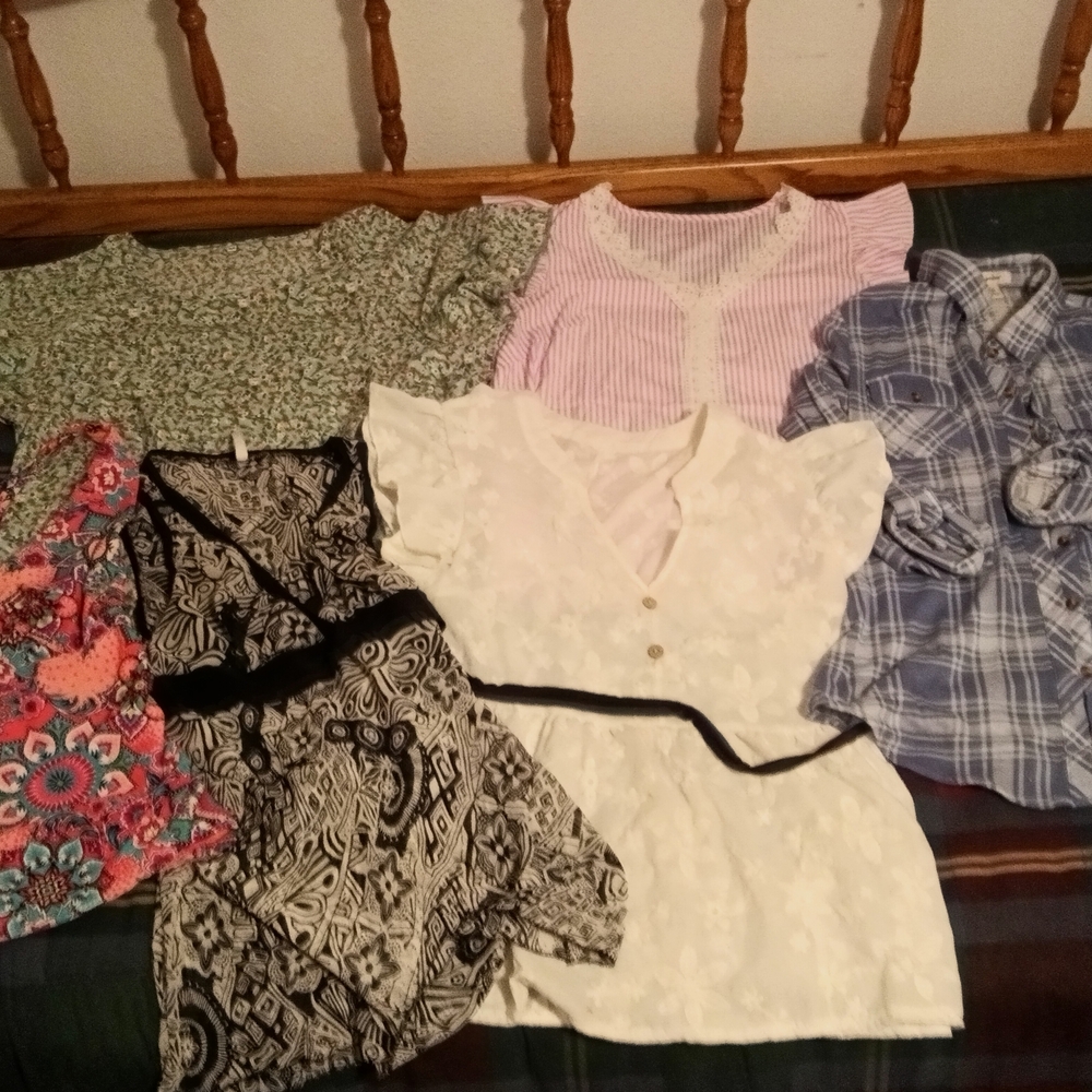 Lot of 6 Gorgeous Trendy Medium Tops Blouses